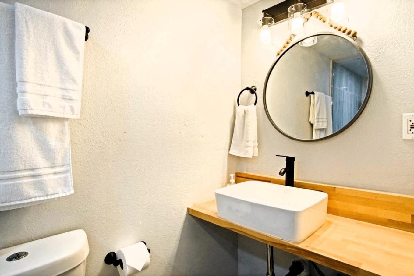 Renovated With Queen Bed And Smart Tv #36c Holiday home