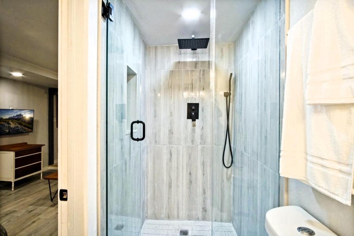 Holiday home Renovated With Queen Bed And Smart Tv #36c Oklahoma City