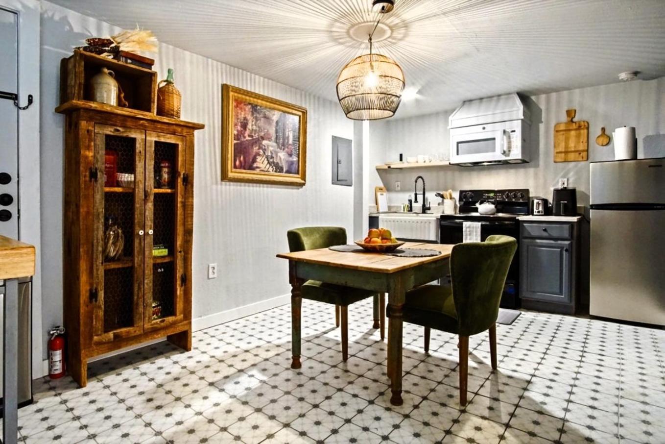 Renovated With Queen Bed And Smart Tv #36c